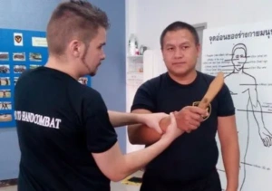 CMLocals Chiang Mai Locals Hand-to-Hand Combat ED Visa class in action with students training